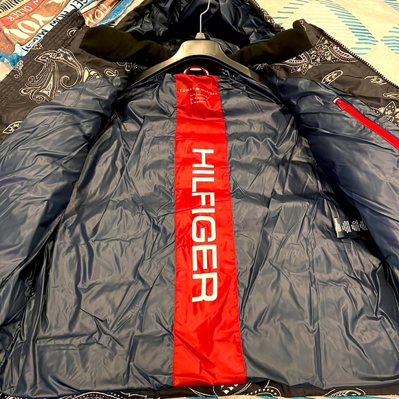 Tommy Hilfiger Puffer Jacket - Picture 3 of 3